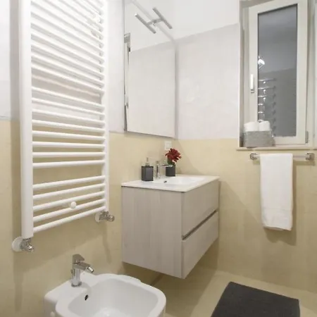Elles Con Parcheggio Interno Barletta