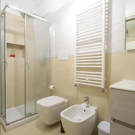 Bed & Breakfast Elles Con Parcheggio Interno 4*