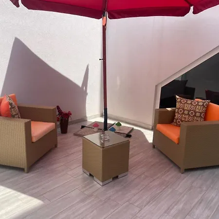 Elles Con Parcheggio Interno 4*