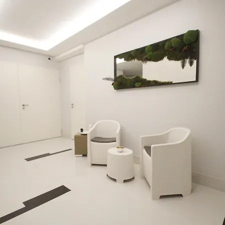 Elles Con Parcheggio Interno Bed & Breakfast Barletta