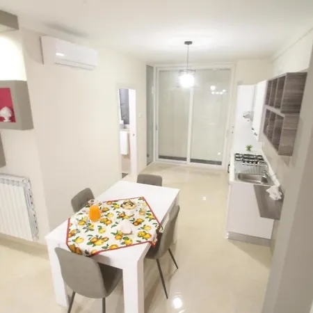 Elles Con Parcheggio Interno Bed & Breakfast *