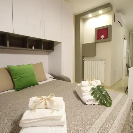 Elles Con Parcheggio Interno Bed & Breakfast Barletta