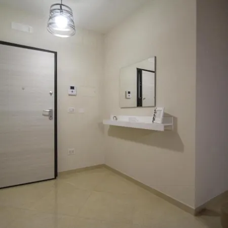 Elles Con Parcheggio Interno Barletta