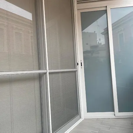فندق مبيت وإفطار Elles Con Parcheggio Interno E Ricarica Auto Elettrica 4*