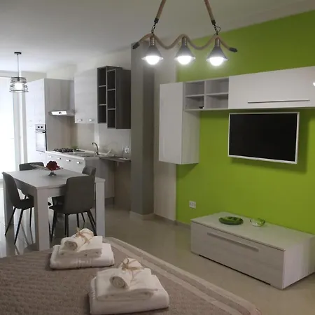 Elles Con Parcheggio Interno Barletta