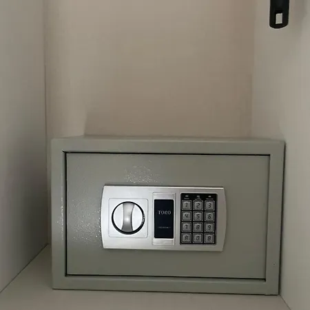 Bed & Breakfast Elles Con Parcheggio Interno E Ricarica Auto Elettrica