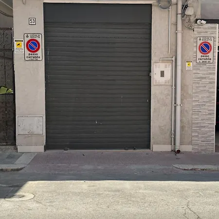 Elles Con Parcheggio Interno E Ricarica Auto Elettrica בארלטה