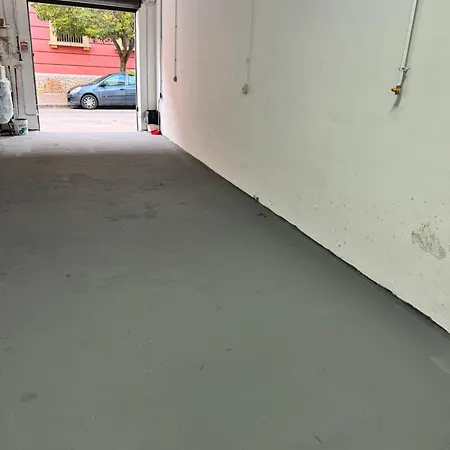לינה וארוחת בוקר Elles Con Parcheggio Interno E Ricarica Auto Elettrica 4*