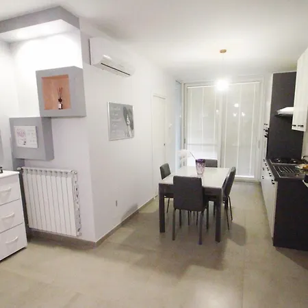 Elles Con Parcheggio Interno Bed & Breakfast *