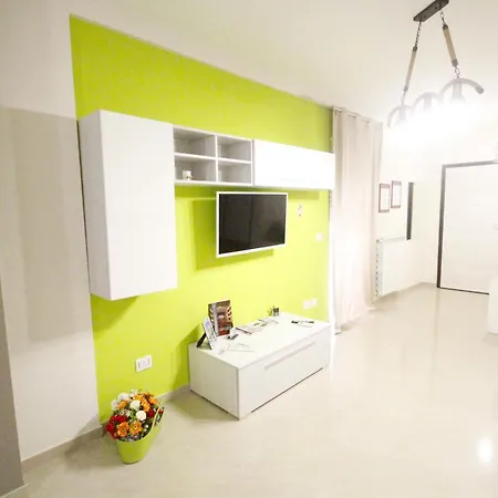 Elles Con Parcheggio Interno E Ricarica Auto Elettrica 4* Barletta