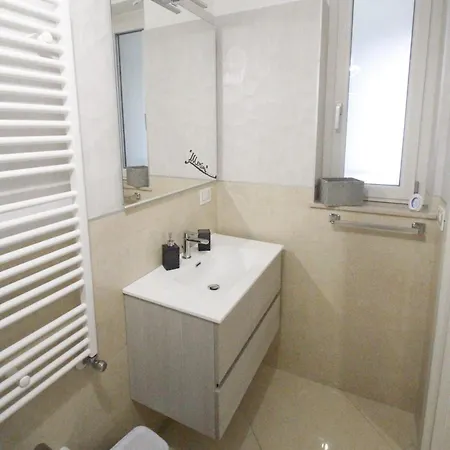 Elles Con Parcheggio Interno Барлетта