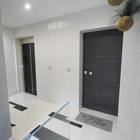 Elles Con Parcheggio Interno Отель типа 