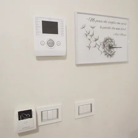 Elles Con Parcheggio Interno E Ricarica Auto Elettrica بارليتا