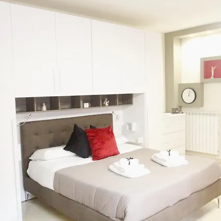 Elles Con Parcheggio Interno Отель типа 