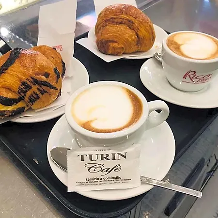 Elles Con Parcheggio Interno E Ricarica Auto Elettrica Couette-café Barletta