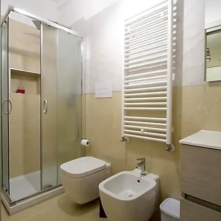 Elles Con Parcheggio Interno E Ricarica Auto Elettrica Bed & Breakfast Barletta