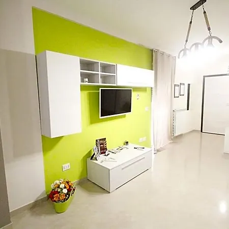 Elles Con Parcheggio Interno E Ricarica Auto Elettrica Couette-café Barletta