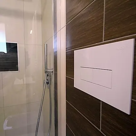 Couette-café Elles Con Parcheggio Interno E Ricarica Auto Elettrica Barletta