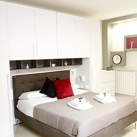 Couette-café Elles Con Parcheggio Interno E Ricarica Auto Elettrica 4*