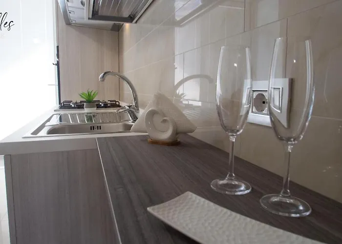 Elles Con Parcheggio Interno 4*