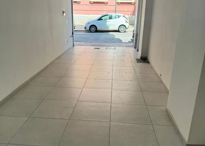 Elles Con Parcheggio Interno 4* بارليتا