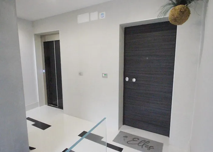 Elles Con Parcheggio Interno Bed and Breakfast 4*